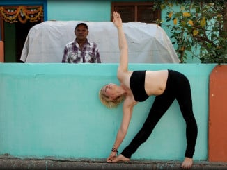 trikonasana